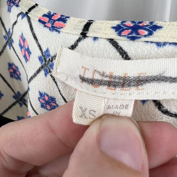 Tulle V Neck Patterned Peplum Sleeveless Top Size XS - Picture 3 of 4